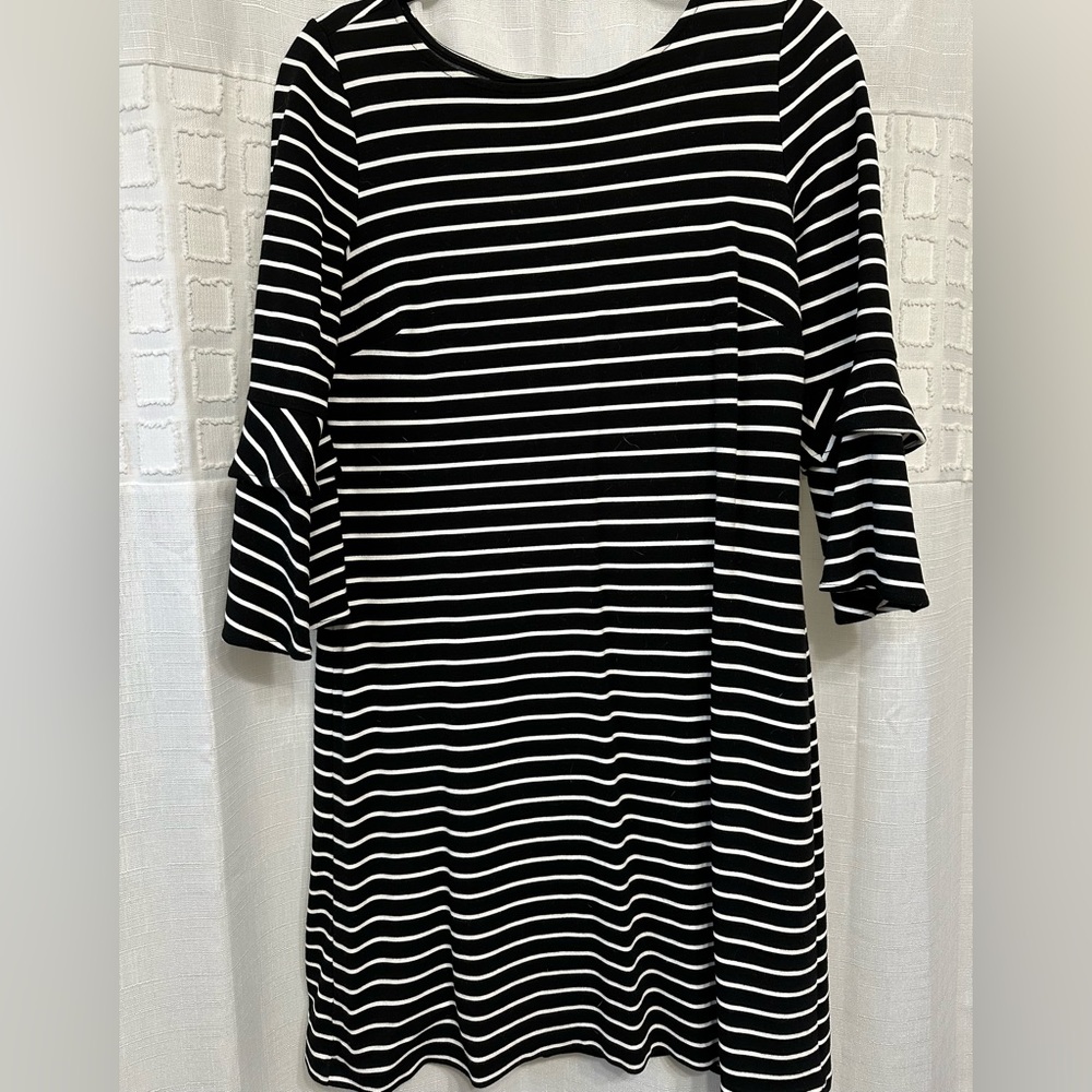 Ann Taylor factory black and white stripes dress. Size M.